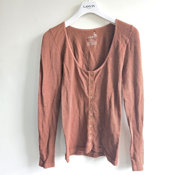 New Free People Intimatey Shea Button-Up Seamless Henley Terra Cott Top Size M/L - Picture 3 of 5